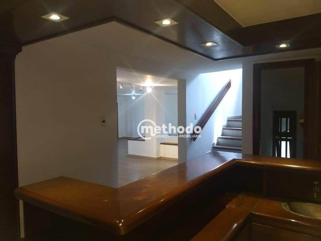 Casa para alugar com 4 quartos, 800m² - Foto 2