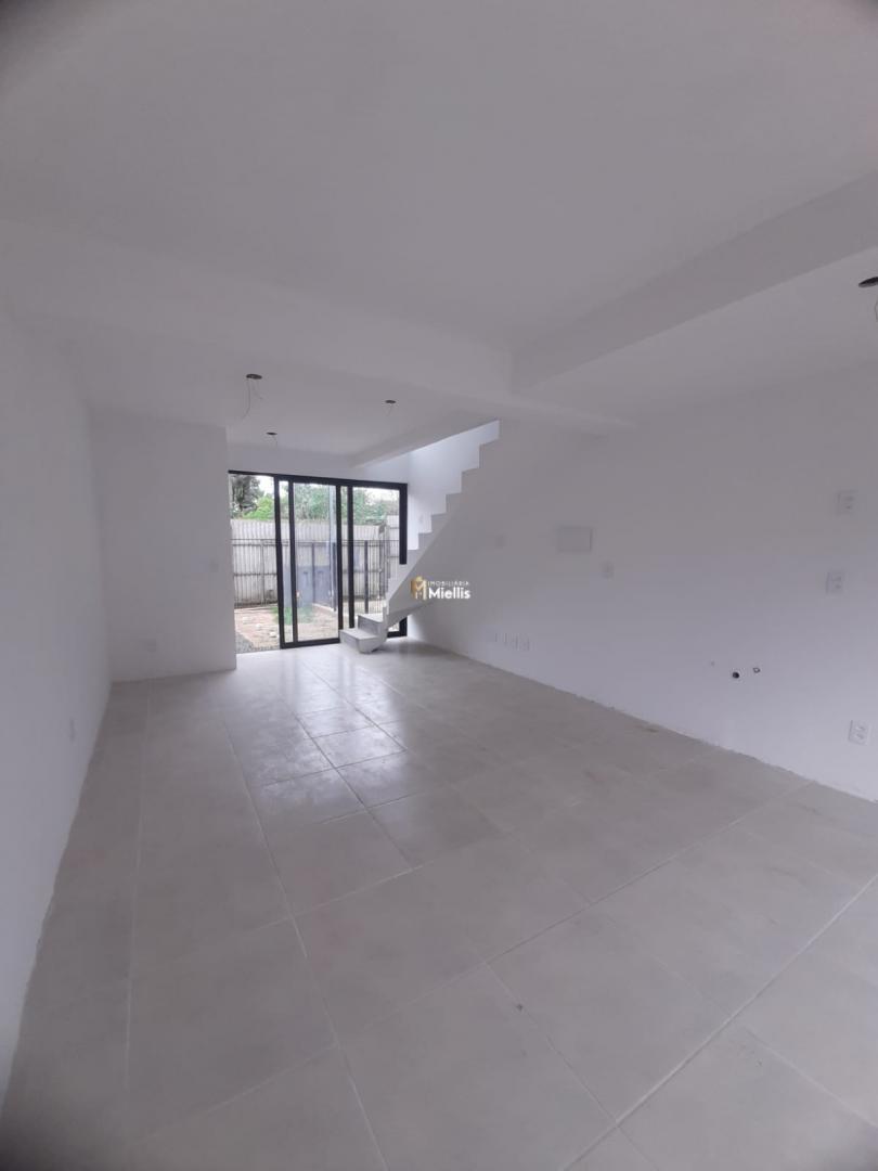 Casa à venda com 2 quartos, 60m² - Foto 5