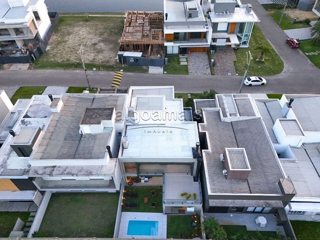 Casa de Condomínio à venda com 4 quartos, 219m² - Foto 31