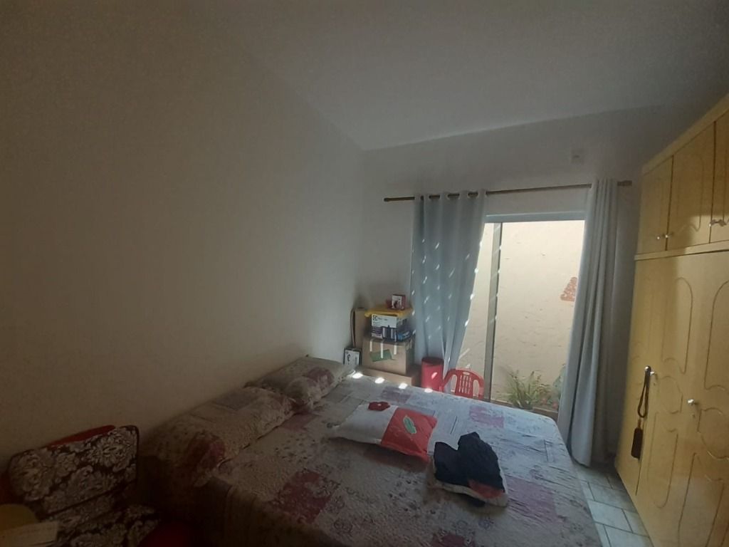 Casa à venda com 2 quartos, 60m² - Foto 8