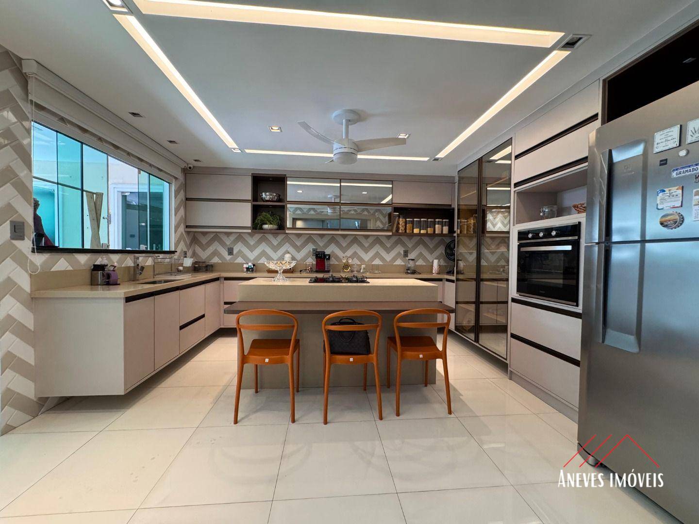 Casa de Condomínio à venda com 6 quartos, 390m² - Foto 13