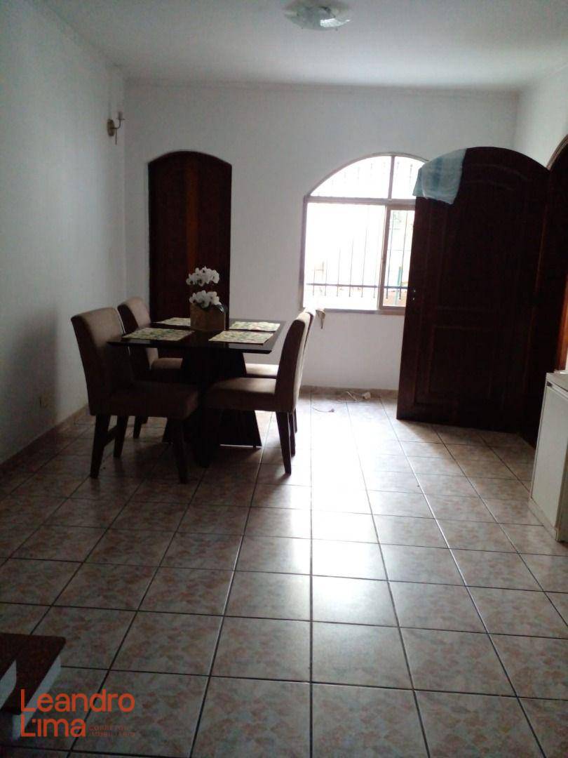 Casa à venda com 3 quartos, 209m² - Foto 3