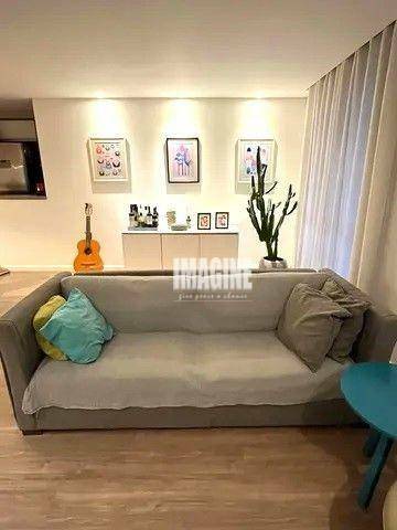 Apartamento à venda com 2 quartos, 70m² - Foto 1