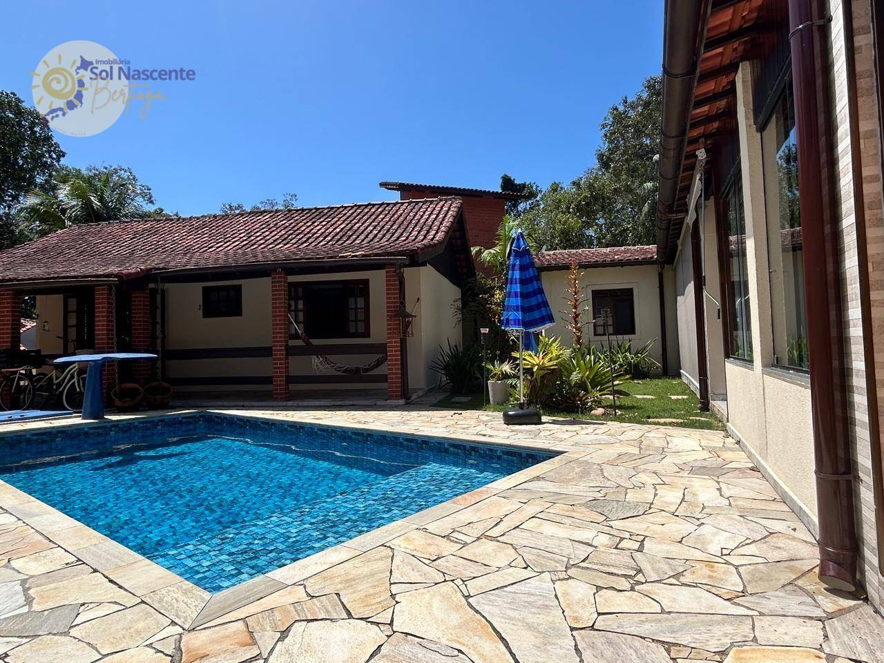 Casa, 5 quartos, 200 m² - Foto 1