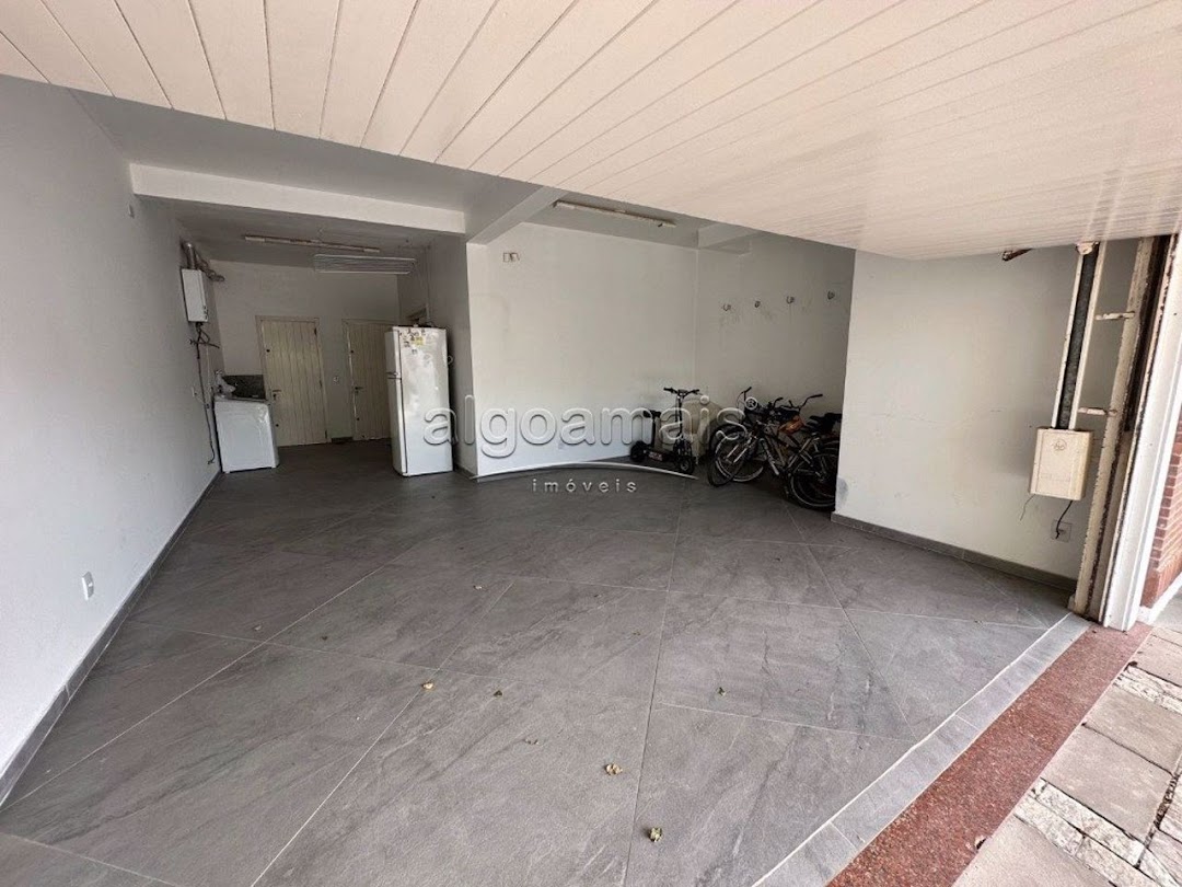 Casa à venda com 4 quartos, 320m² - Foto 14