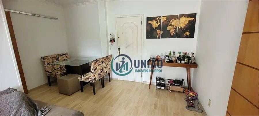 Apartamento à venda com 2 quartos, 70m² - Foto 4