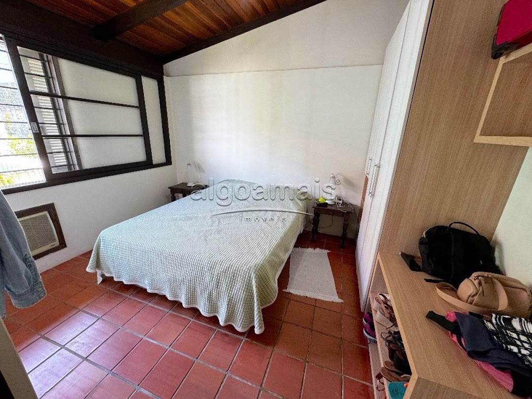 Casa à venda com 3 quartos, 235m² - Foto 13