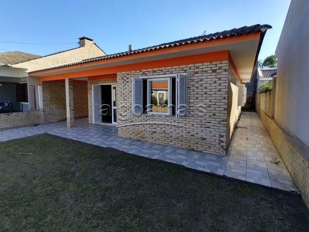 Casa à venda com 3 quartos, 161m² - Foto 1