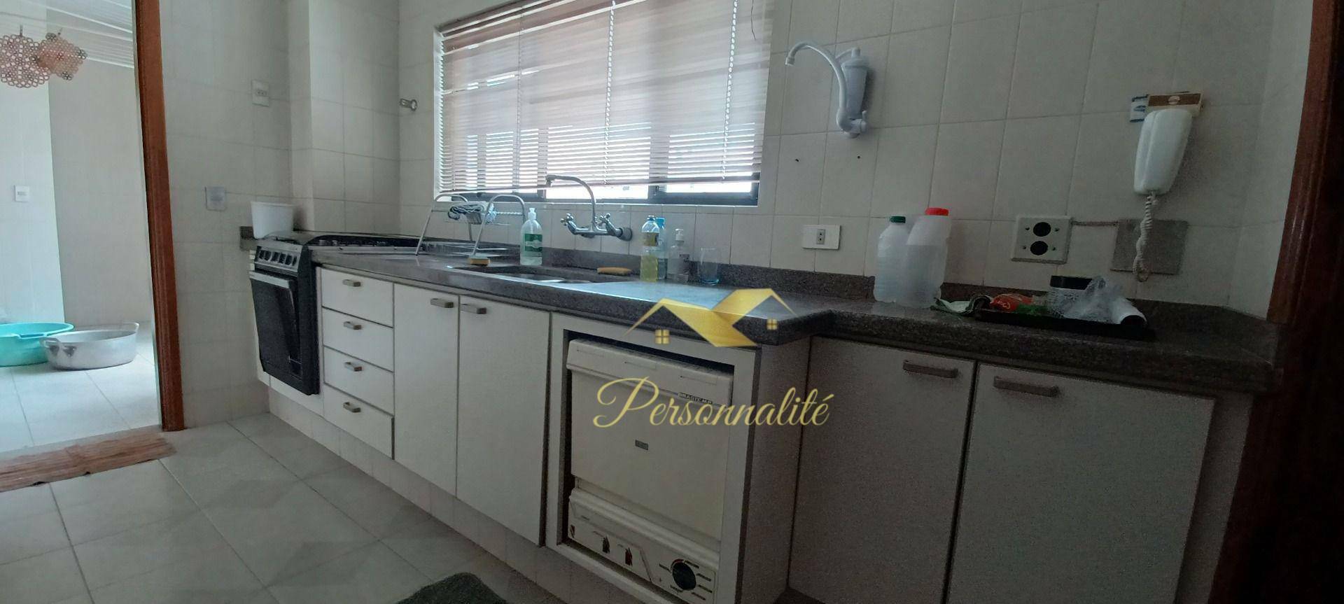 Apartamento à venda com 3 quartos, 176m² - Foto 4