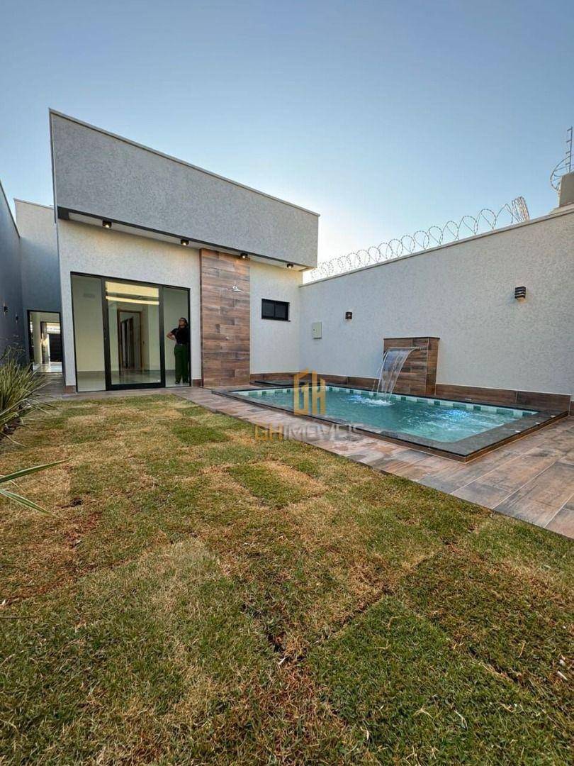 Casa à venda com 3 quartos, 151m² - Foto 1