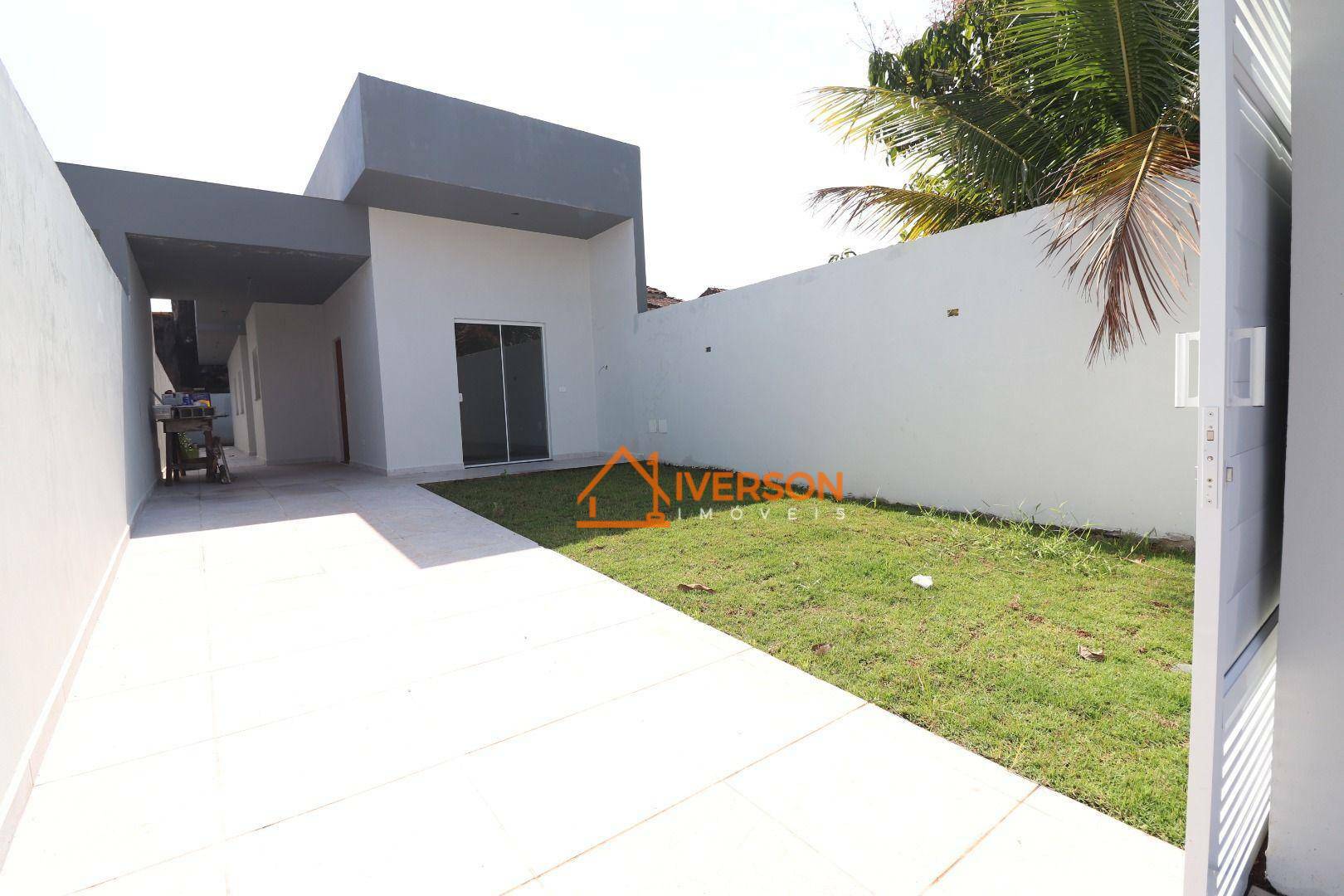 Casa à venda com 3 quartos, 86m² - Foto 1