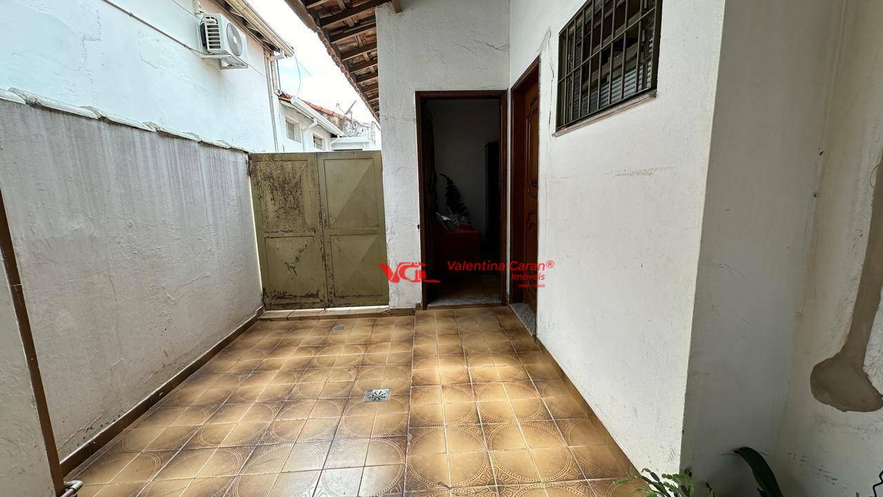 Casa à venda com 4 quartos, 220m² - Foto 4