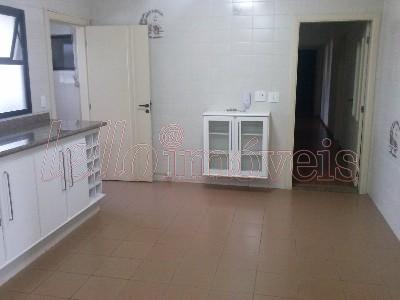 Apartamento para alugar com 3 quartos, 200m² - Foto 11