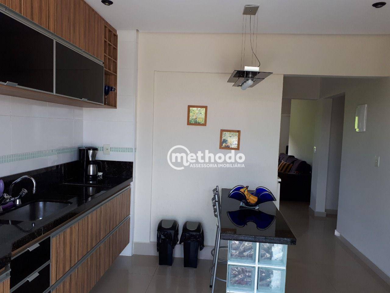 Casa de Condomínio à venda com 3 quartos, 220m² - Foto 4