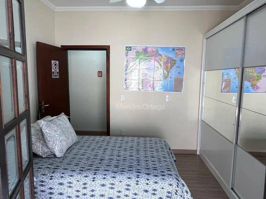 Casa à venda com 3 quartos, 290m² - Foto 15