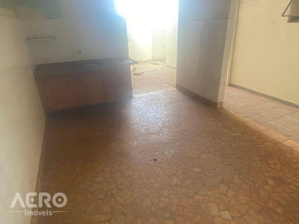 Casa para alugar com 3 quartos, 280m² - Foto 23