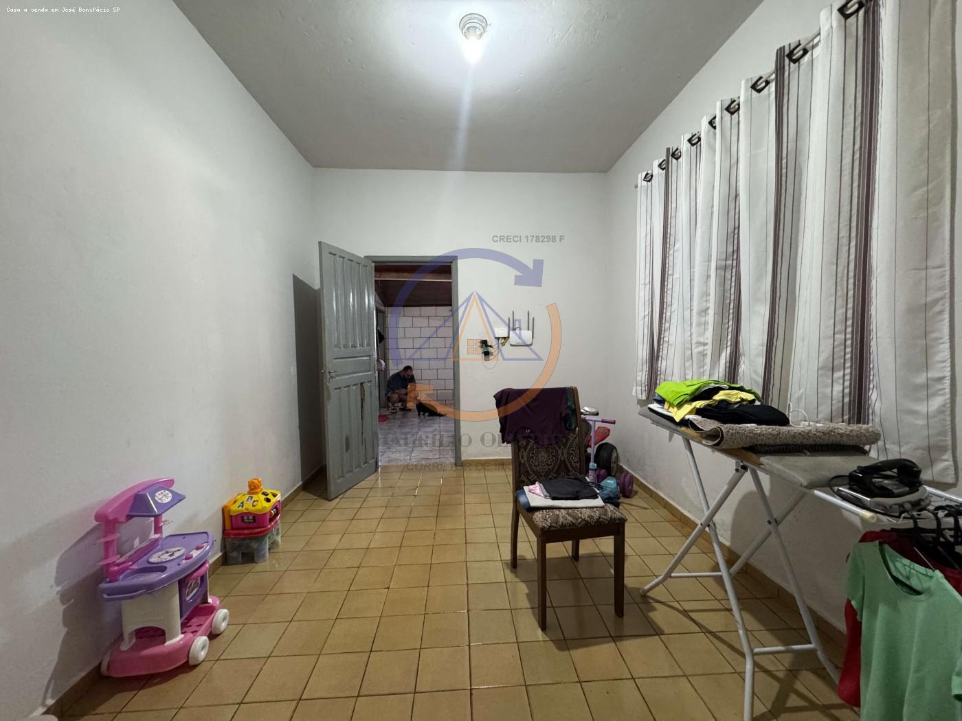 Casa à venda com 2 quartos, 247m² - Foto 9