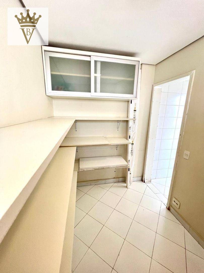 Apartamento para alugar com 3 quartos, 222m² - Foto 35