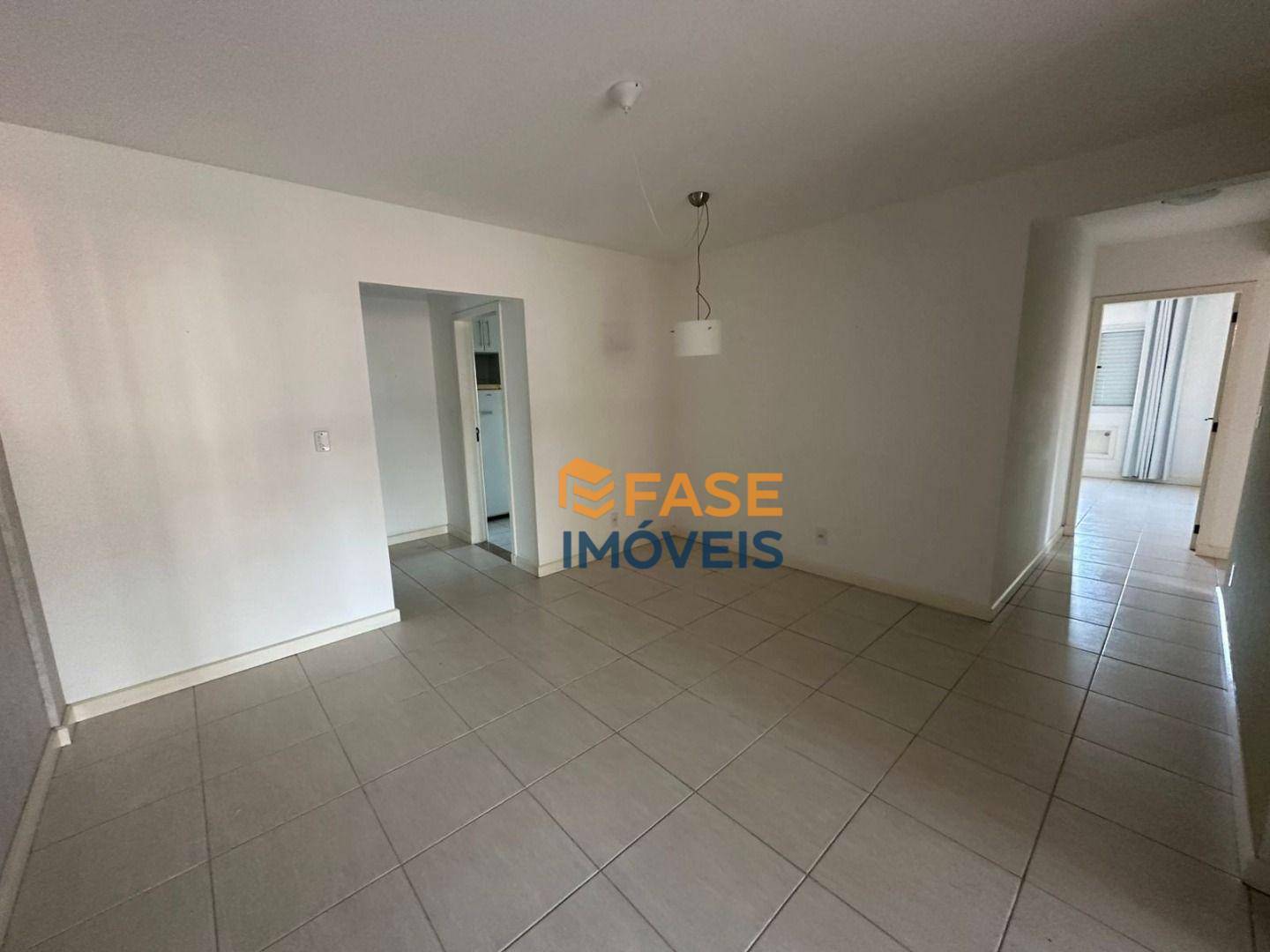 Apartamento à venda com 4 quartos, 112m² - Foto 2