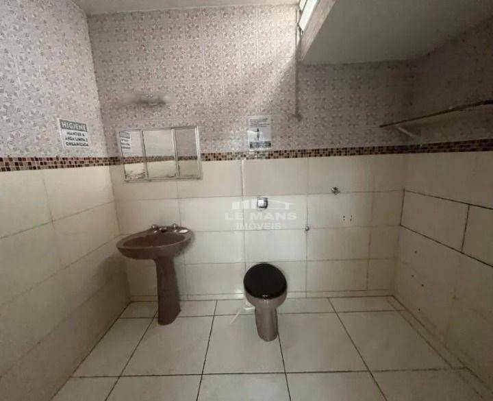 Casa para alugar com 3 quartos, 210m² - Foto 19