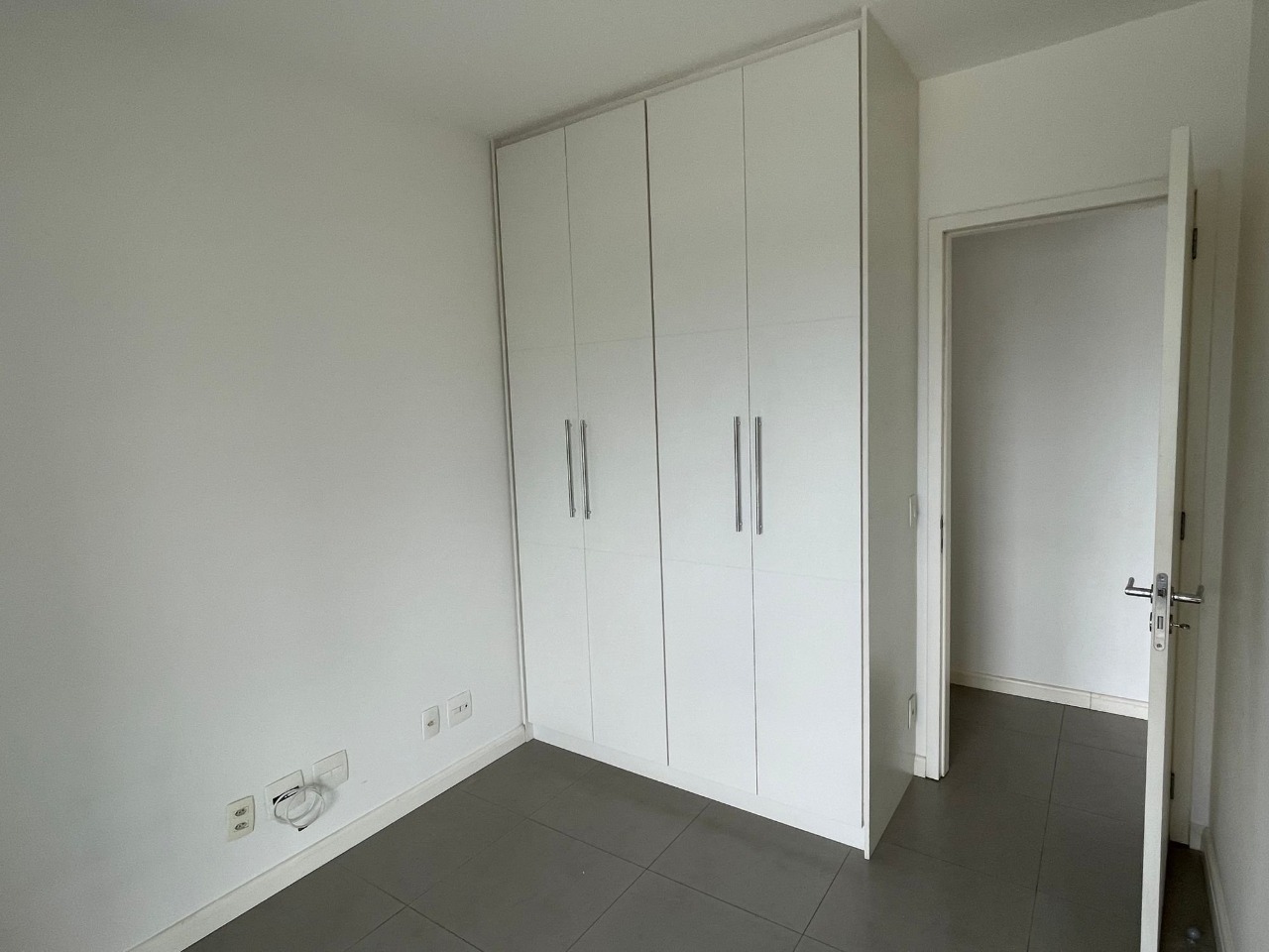 Apartamento à venda com 2 quartos, 67m² - Foto 13