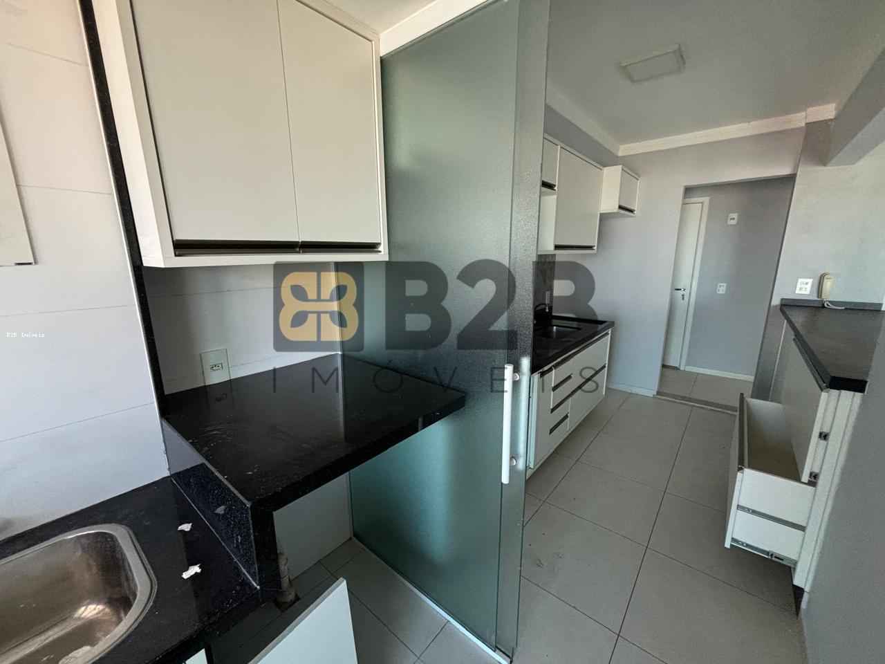 Apartamento para alugar com 3 quartos, 115m² - Foto 12