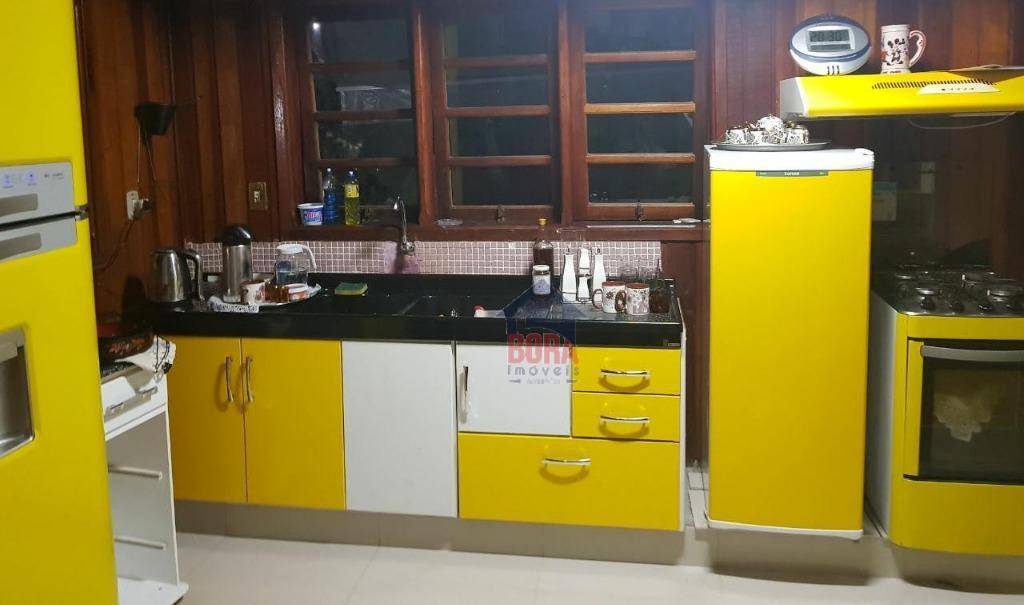 Chácara à venda com 6 quartos, 250m² - Foto 18