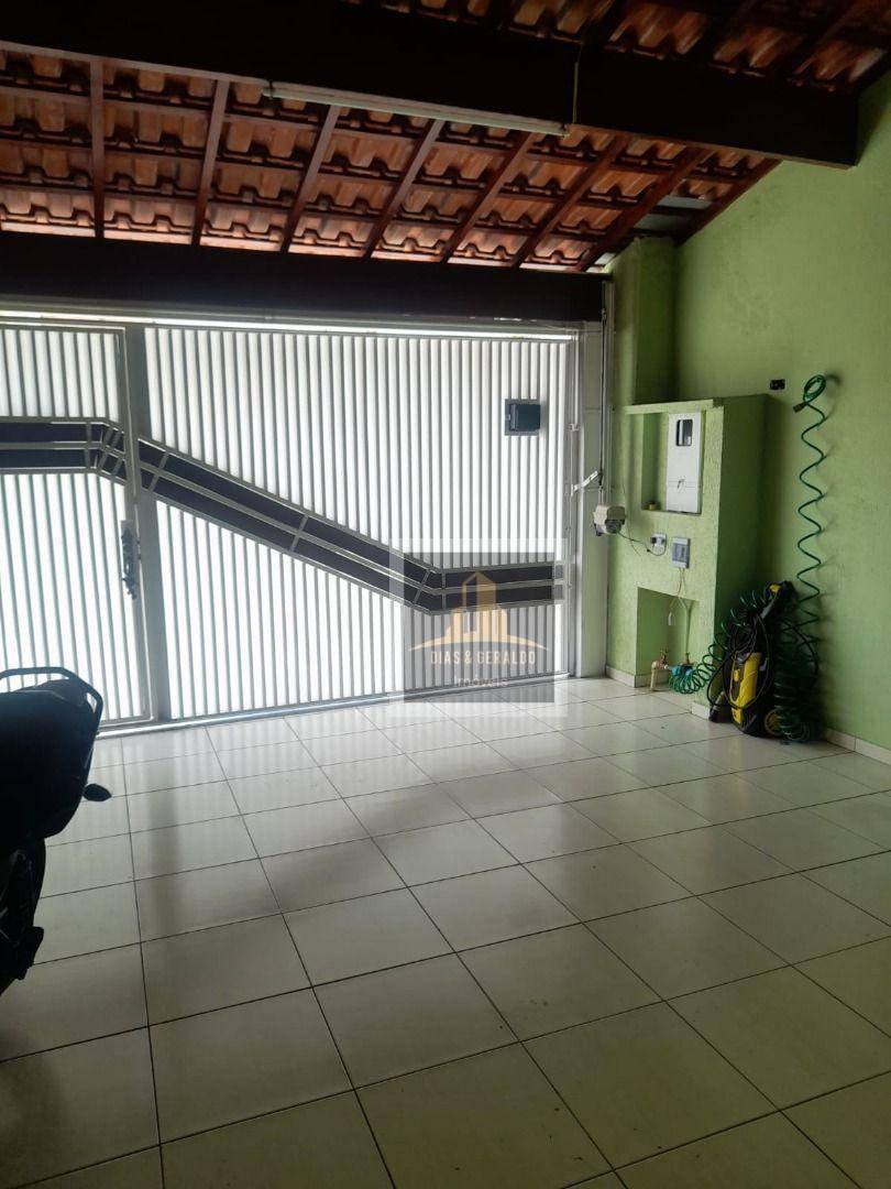Casa, 3 quartos, 132 m² - Foto 2