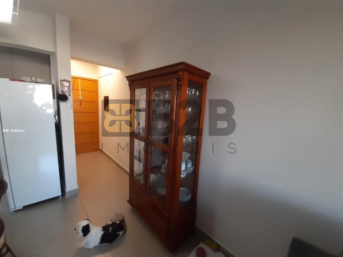 Apartamento à venda com 2 quartos, 58m² - Foto 10