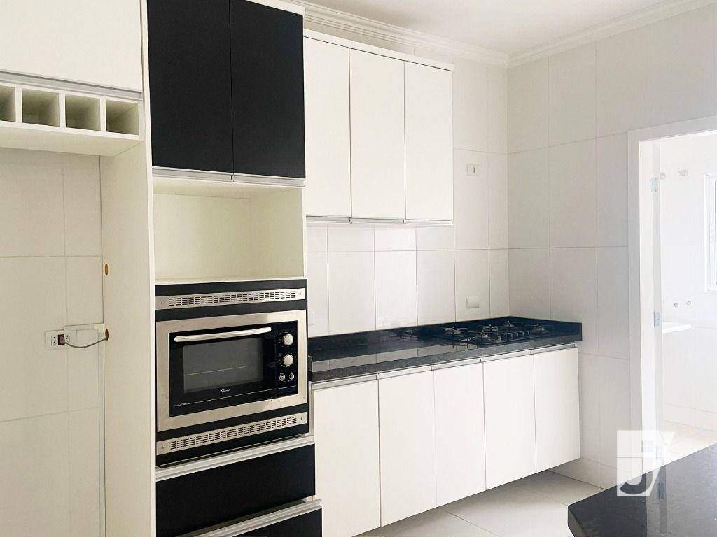 Sobrado à venda com 3 quartos, 114m² - Foto 4