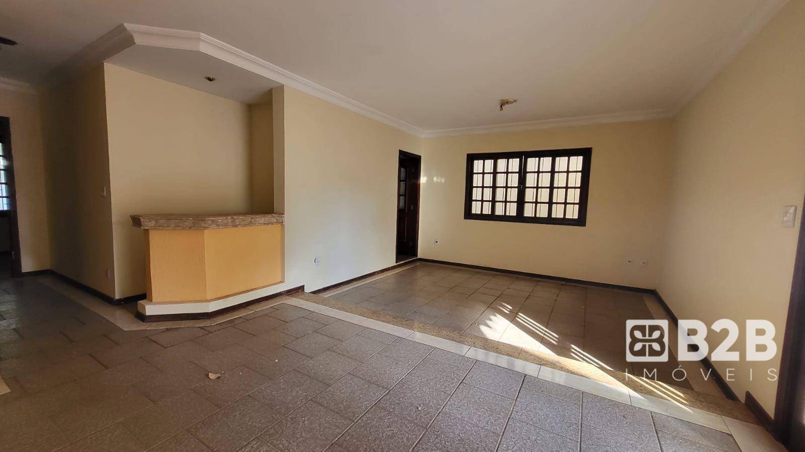 Casa para alugar com 6 quartos, 416m² - Foto 3