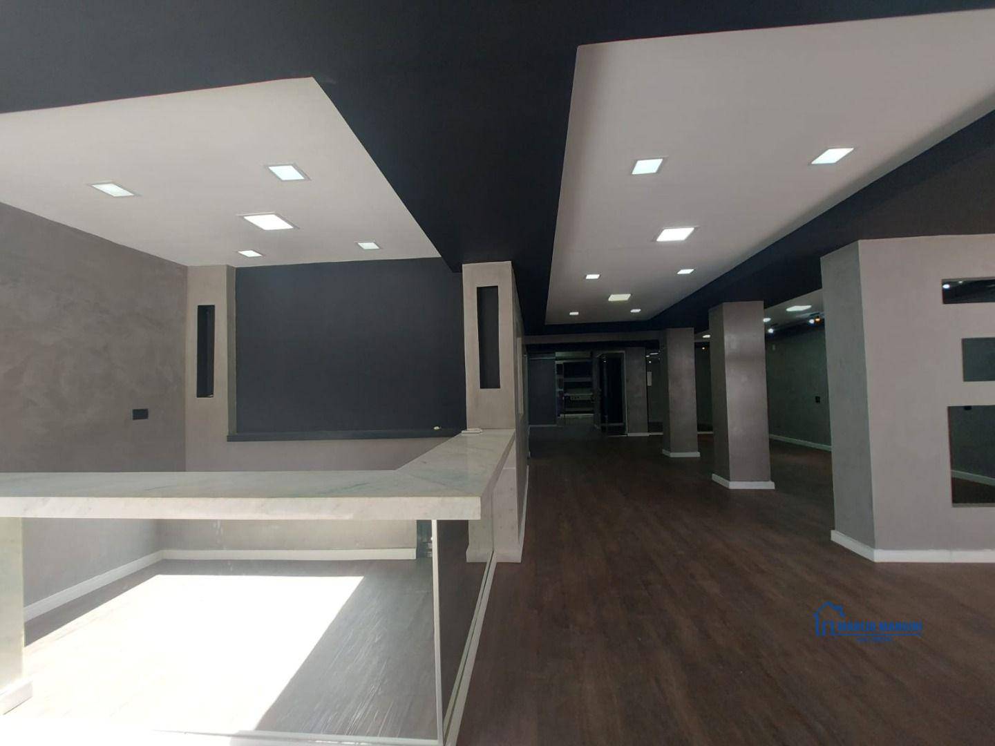 Casa para alugar com 12 quartos, 350m² - Foto 29