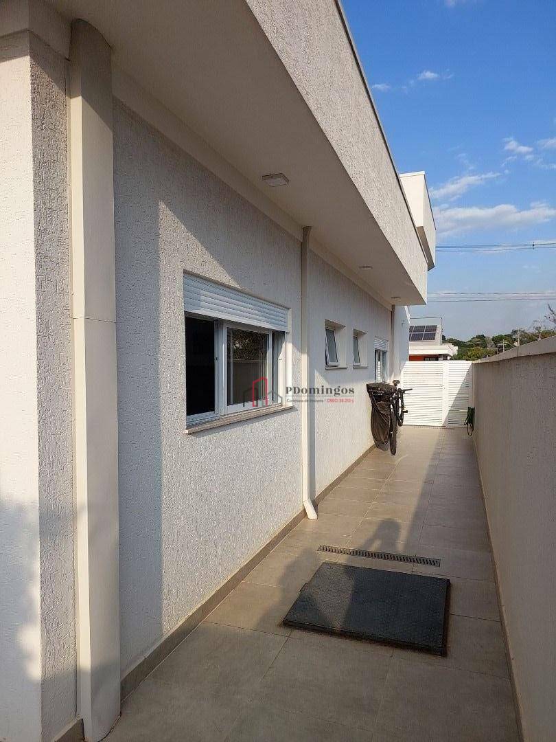 Casa de Condomínio à venda com 3 quartos, 201m² - Foto 2