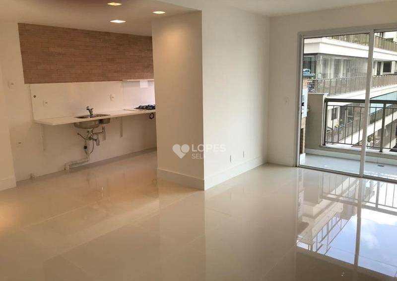 Apartamento à venda com 2 quartos, 84m² - Foto 1