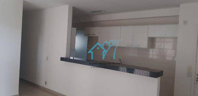 Apartamento à venda com 3 quartos, 74m² - Foto 2