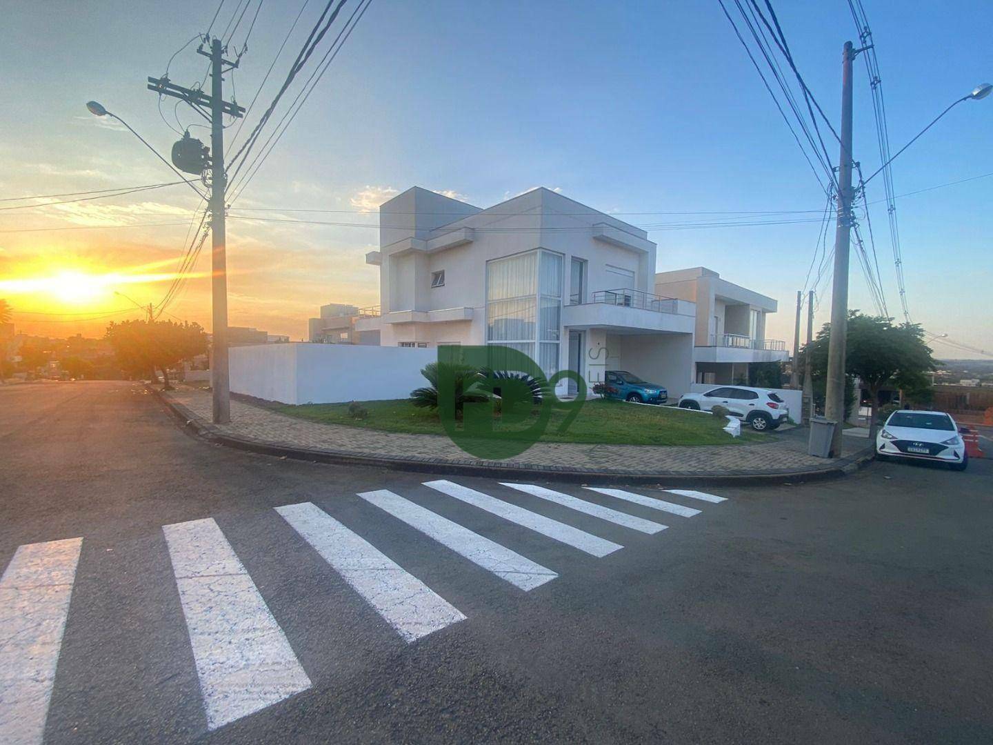 Casa de Condomínio à venda com 3 quartos, 238m² - Foto 2