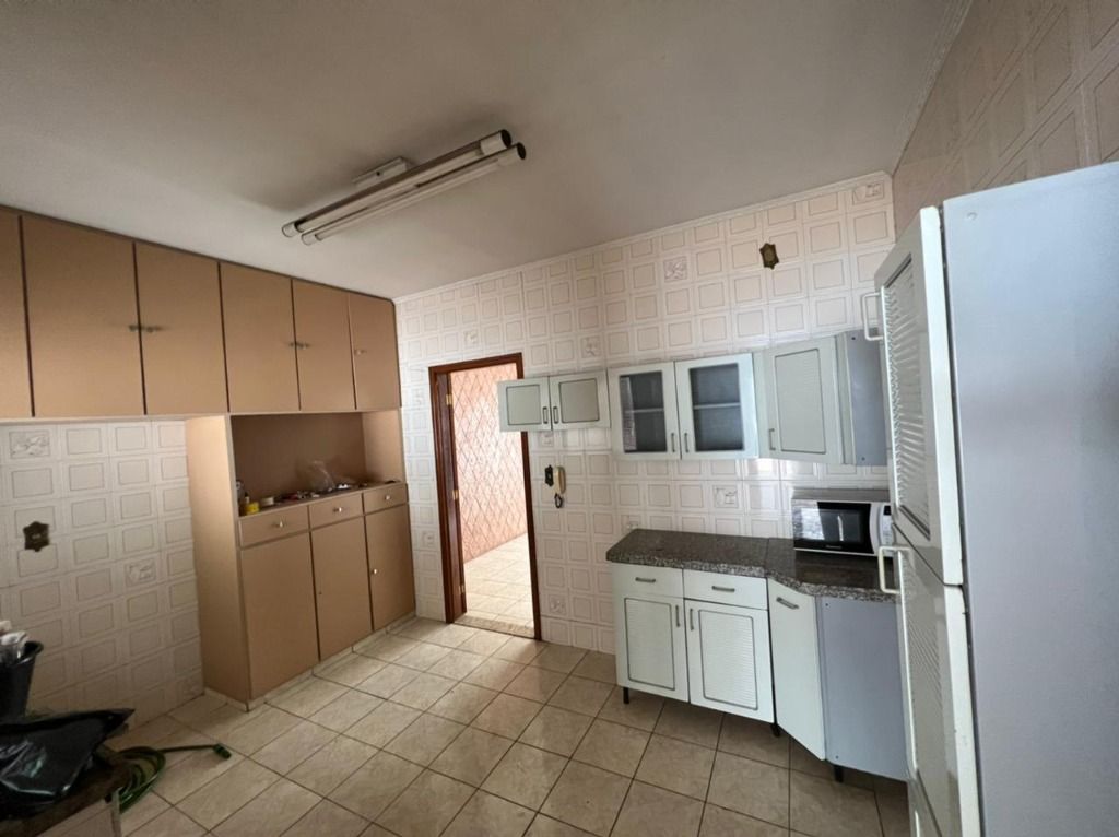 Casa à venda com 6 quartos, 256m² - Foto 42