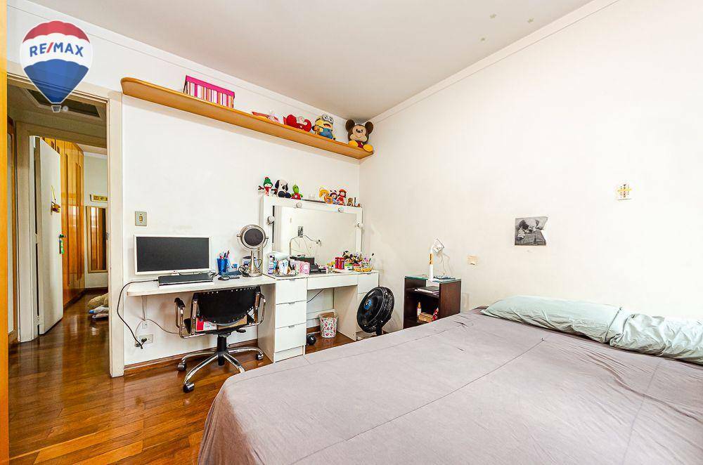 Apartamento à venda com 3 quartos, 121m² - Foto 13