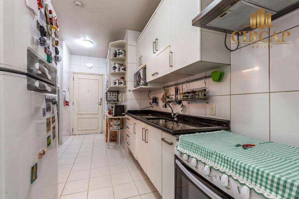 Apartamento à venda com 3 quartos, 133m² - Foto 7