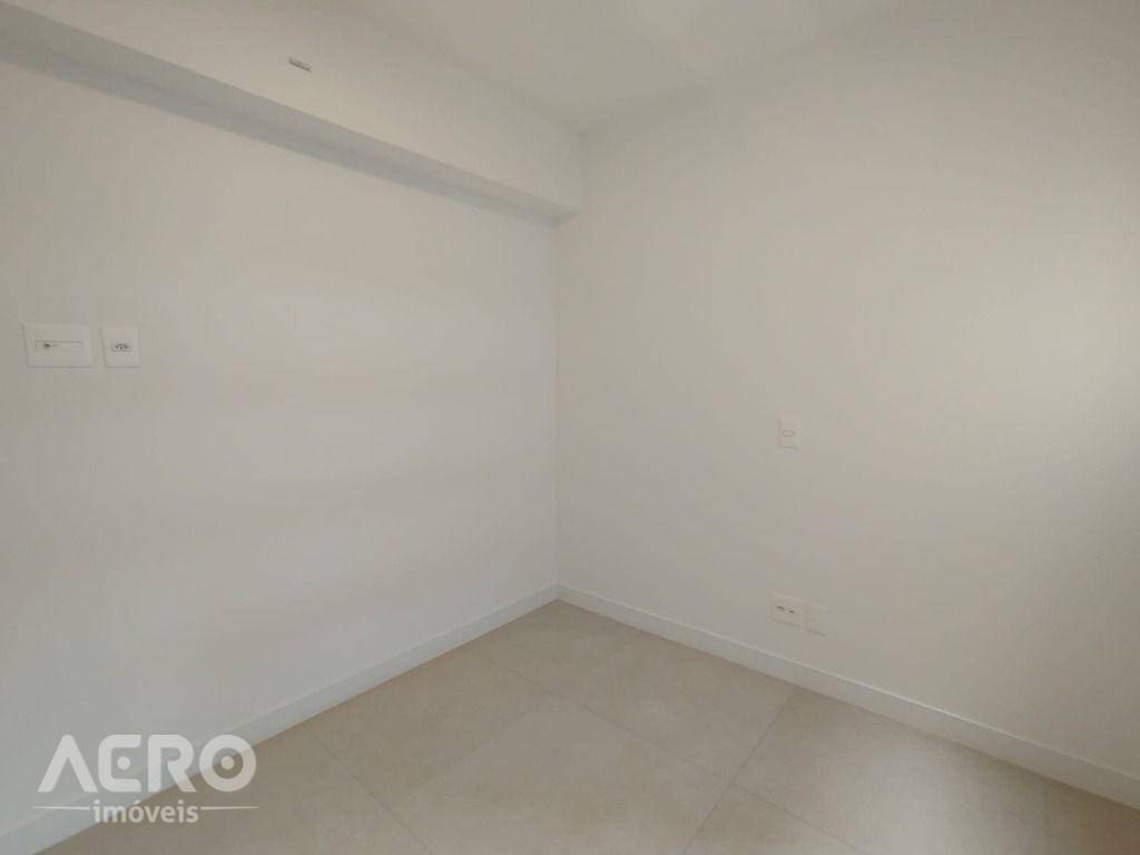 Apartamento para alugar com 3 quartos, 96m² - Foto 10