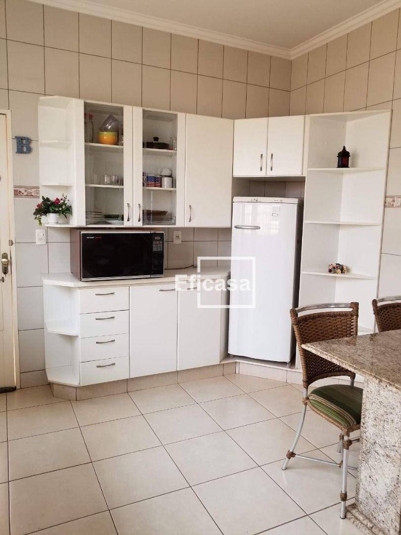 Casa à venda com 3 quartos, 220m² - Foto 5