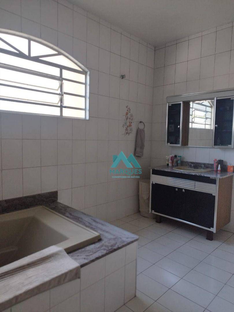 Sobrado à venda com 4 quartos, 304m² - Foto 15