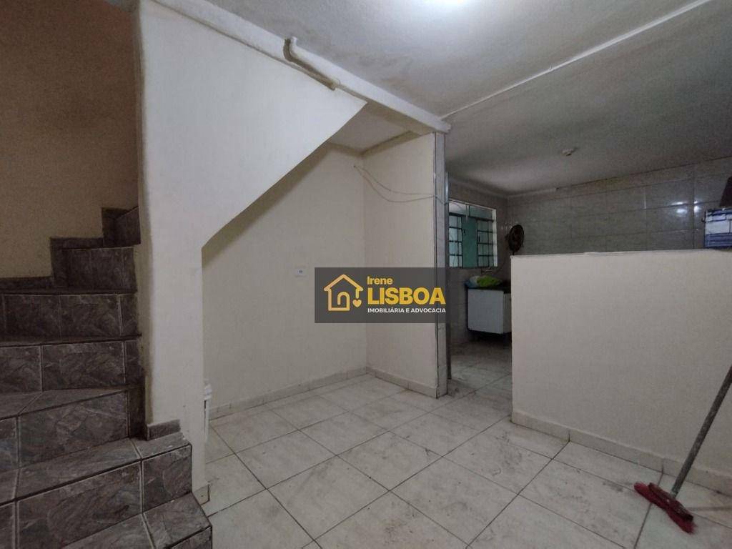 Casa para alugar com 2 quartos, 37m² - Foto 16