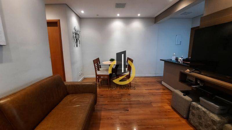 Apartamento à venda com 2 quartos, 70m² - Foto 3