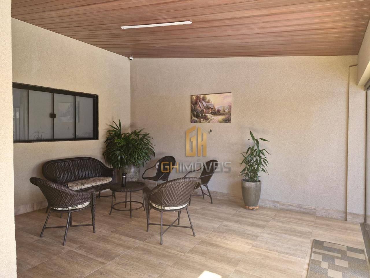 Casa, 4 quartos, 230 m² - Foto 2