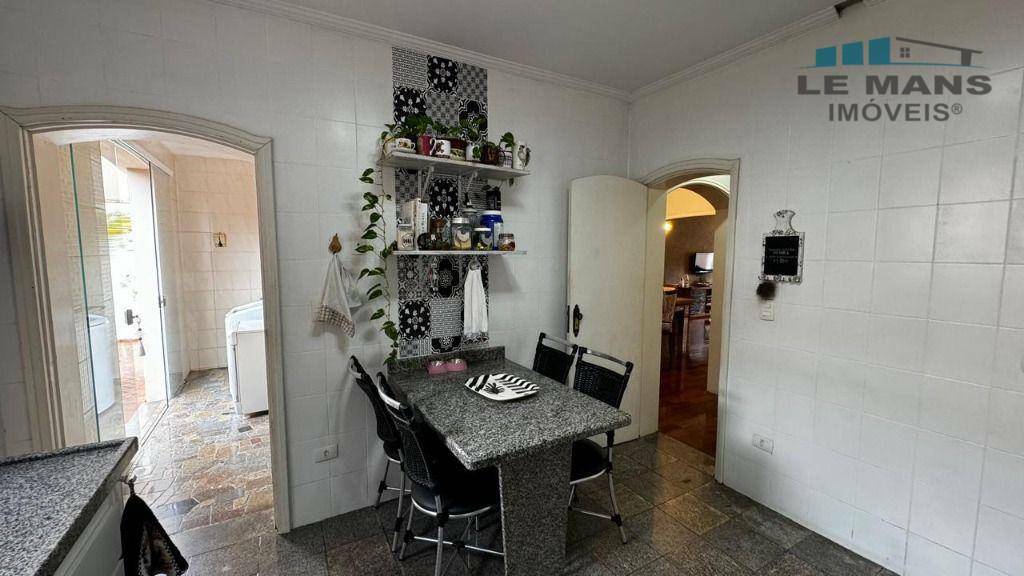 Casa à venda com 4 quartos, 180m² - Foto 16