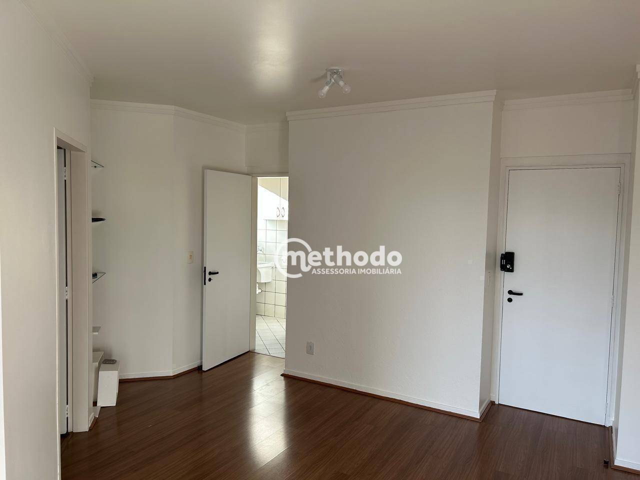 Apartamento à venda com 2 quartos, 62m² - Foto 2