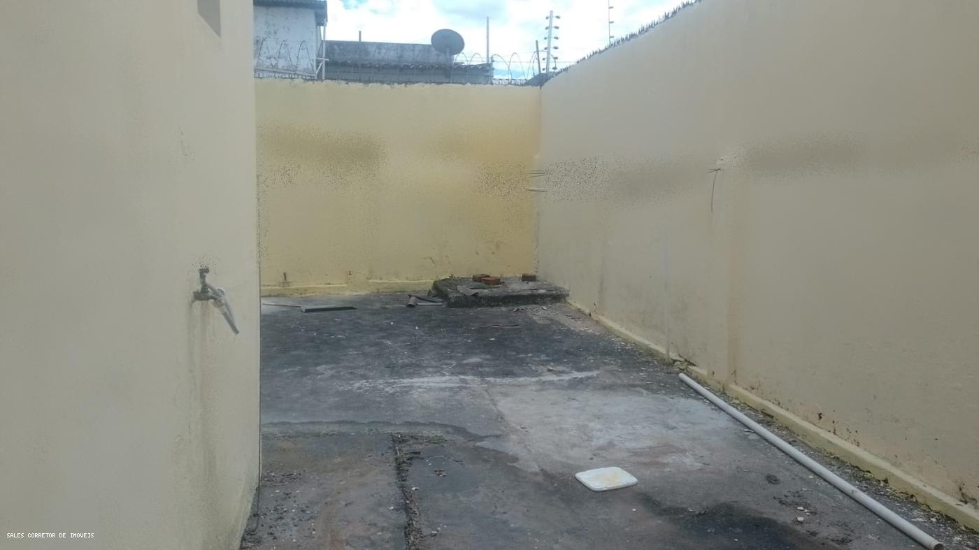 Casa à venda com 4 quartos, 200m² - Foto 4