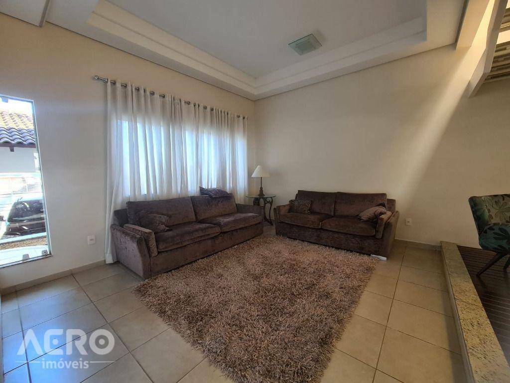 Casa à venda com 3 quartos, 340m² - Foto 14