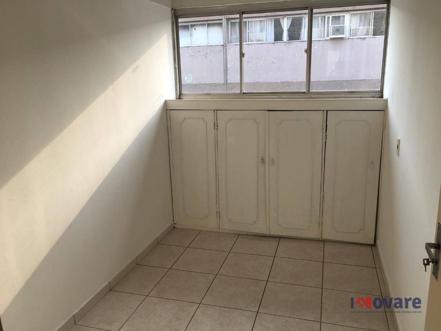 Apartamento à venda com 2 quartos, 60m² - Foto 3